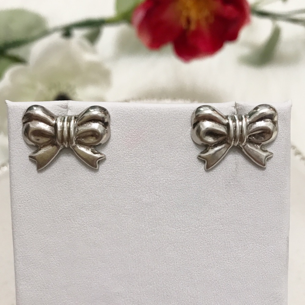 • Vintage • Sterling Bow Earrings